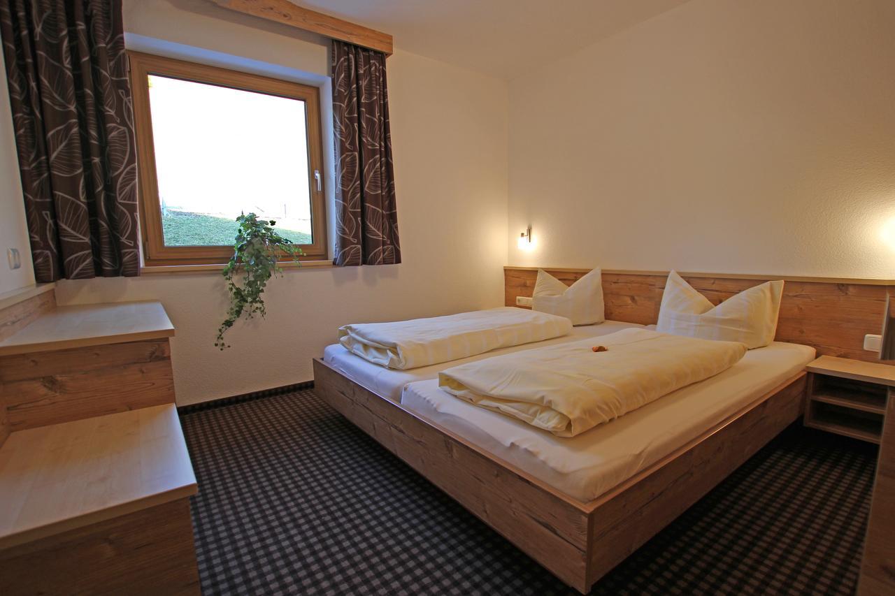 Gasthof Bergblick Berwang Buitenkant foto