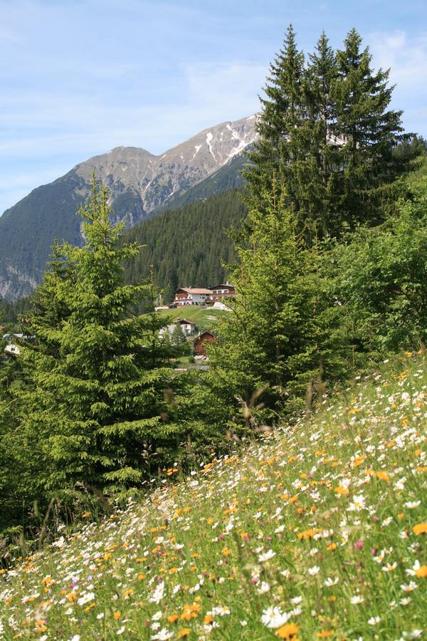Gasthof Bergblick Berwang Buitenkant foto