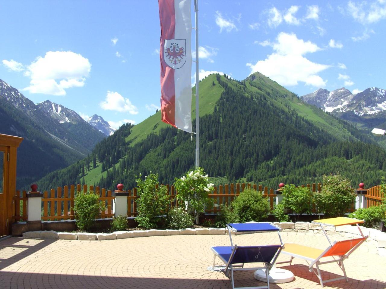 Gasthof Bergblick Berwang Buitenkant foto